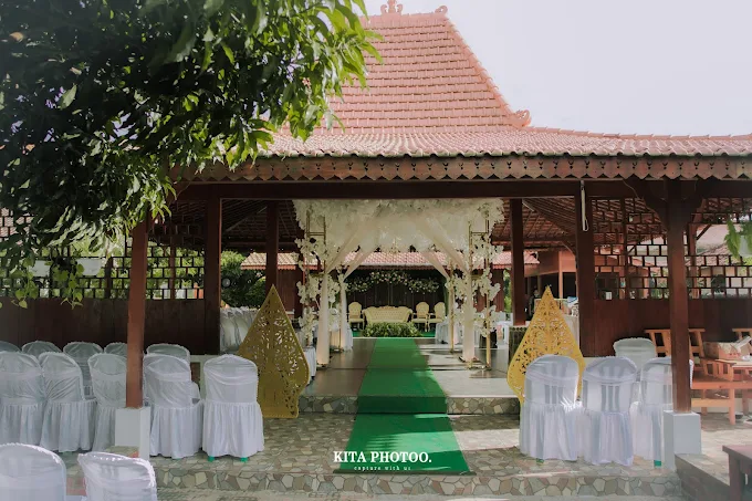 Boemi Prasasti - Semi Outdoor